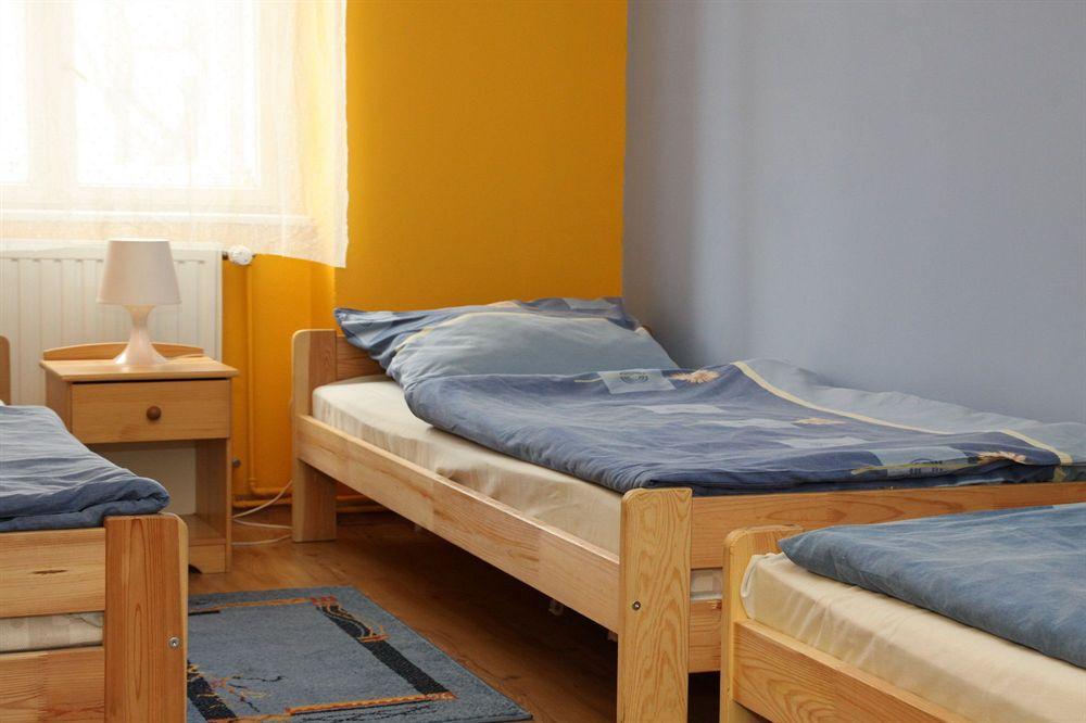 Appartamento Old Town Luxe Retreat - King Bed - Steps To Main Square Cracovia Esterno foto