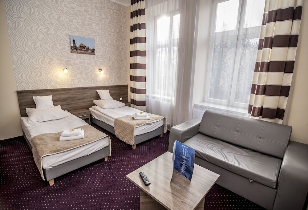 Appartamento Old Town Luxe Retreat - King Bed - Steps To Main Square Cracovia Esterno foto